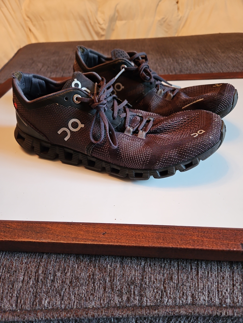 On Running Cloud Womens Size 10 Running Shoes Black